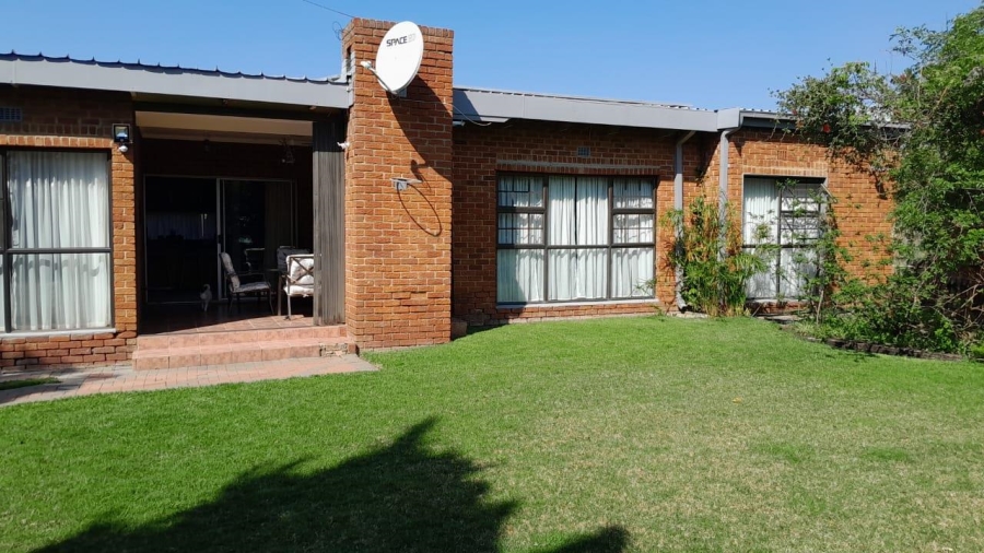 5 Bedroom Property for Sale in Riebeeckstad Free State